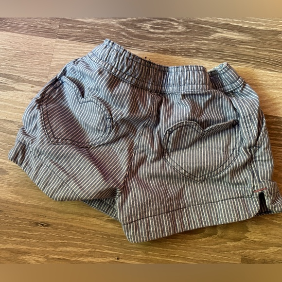 Mini Boden size 5 Striped Shorts with Red Drawstring - Picture 3 of 3